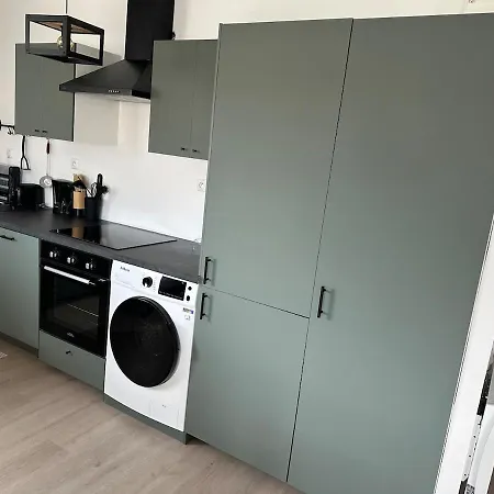 Le Royal Apartment, Port View *